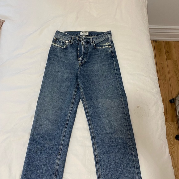 90’s high rise agolde jeans in black and dark wash blue. - Picture 4 of 7